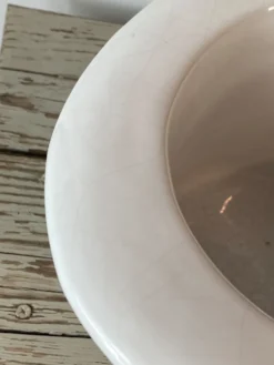 Cache-pot en forme de chapeau en céramique