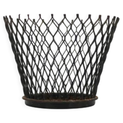 Cache pot en métal grillagé noir style Mathieu Matégot, années 50