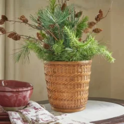 Cache pot en osier vintage