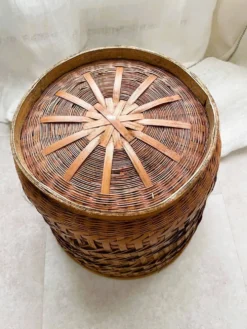 Cache pot en osier vintage