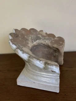 Cache pot néo classique mi-19e feuilles d'acanthe chapiteau en terre cuite