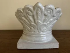 Cache pot néo classique mi-19e feuilles d'acanthe chapiteau en terre cuite