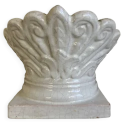 Cache pot néo classique mi-19e feuilles d'acanthe chapiteau en terre cuite