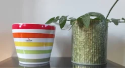 Cache-pot vintage céramique à rayures multicolores