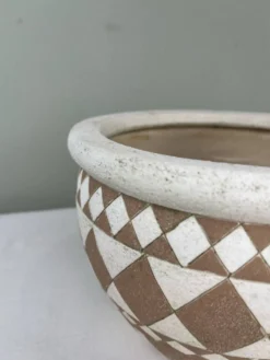 Cache pot vintage graphique