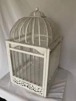 Cage en métal