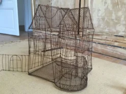 Cage à oiseaux artisanale en fil de fer