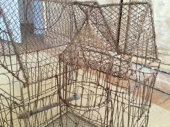 Cage à oiseaux artisanale en fil de fer