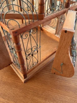 Cage à oiseaux en bois