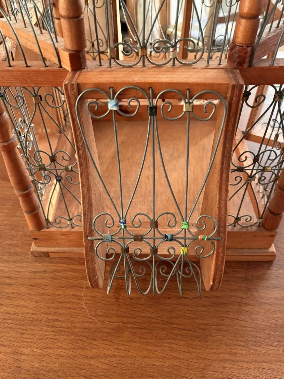Cage à oiseaux en bois