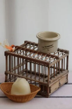Cage à oiseaux en bois