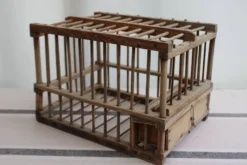 Cage à oiseaux en bois