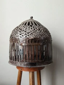 Cage à oiseaux en fer forgé fabrication artisanale Inde