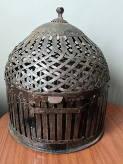Cage à oiseaux en fer forgé fabrication artisanale Inde