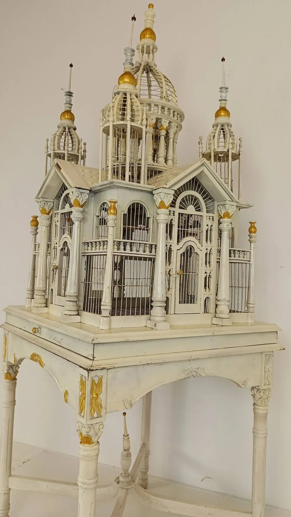Cage à oiseaux victorienne française du milieu du siècle