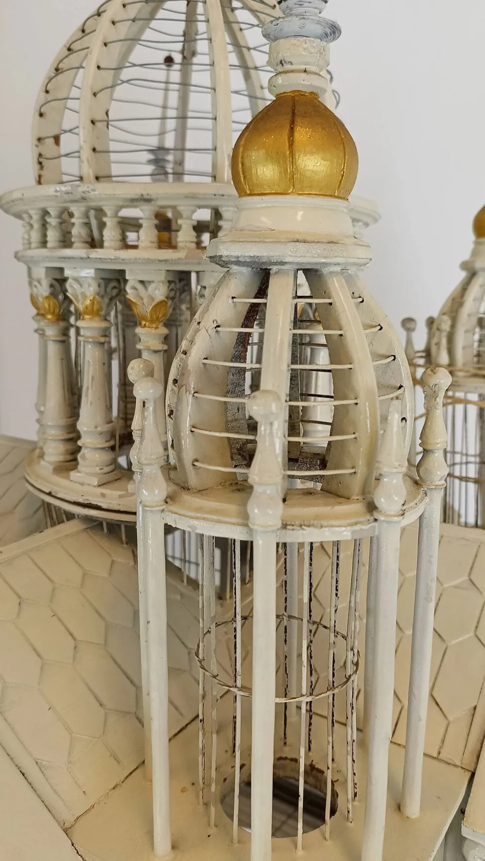 Cage à oiseaux victorienne française du milieu du siècle