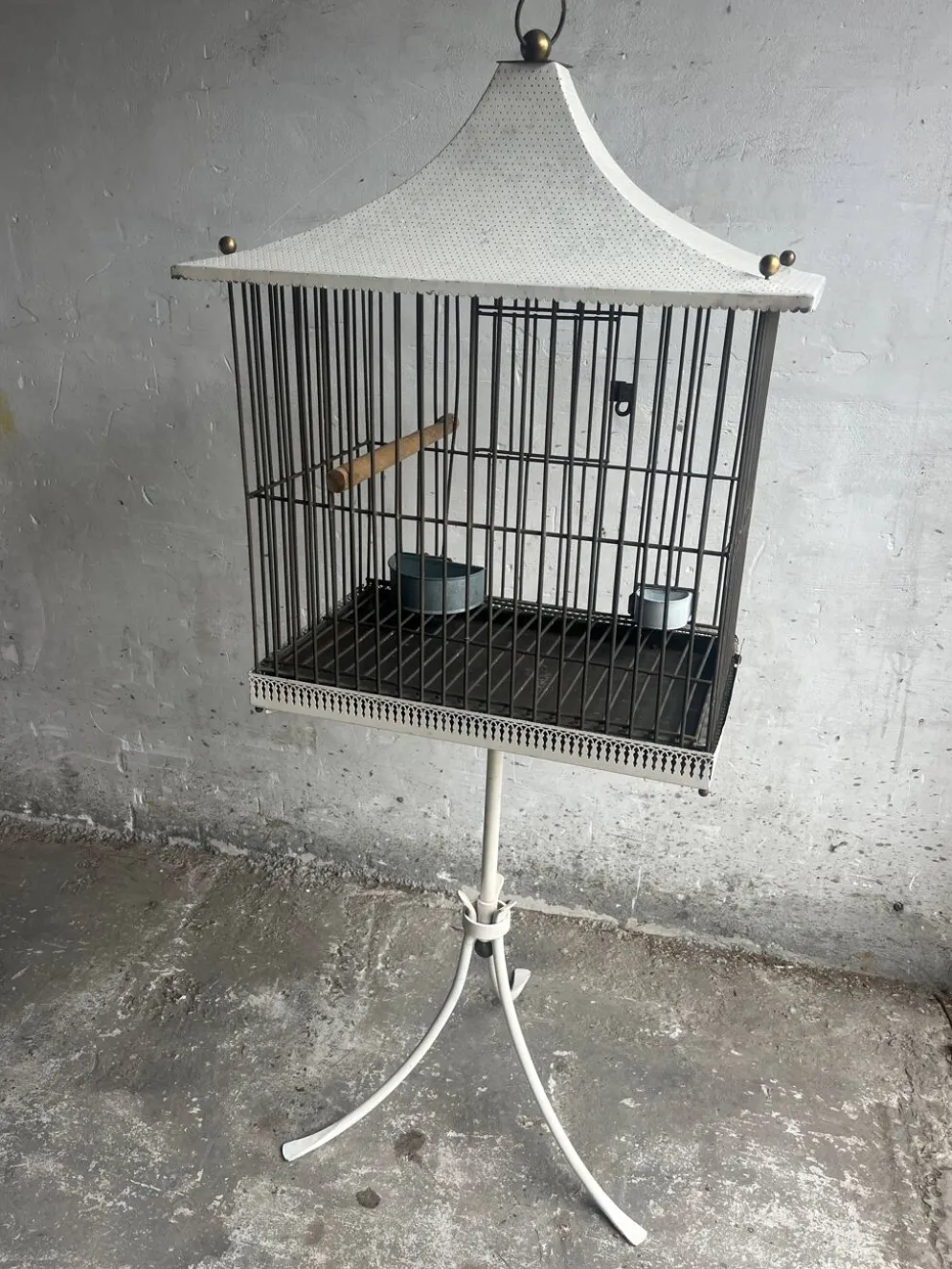 Cage à oiseaux vintage style pagode sur pied