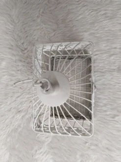 Cage pour déco en métal, patinée blanche et rotin