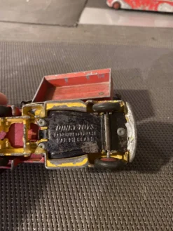 Camion benne et remorque rouge Dinky Toys