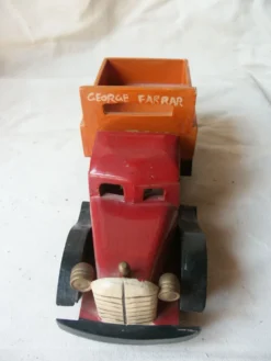 Camion en bois