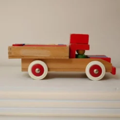 Camion en bois heros