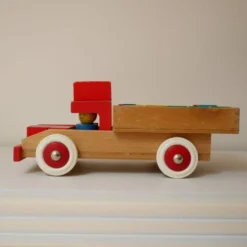 Camion en bois heros