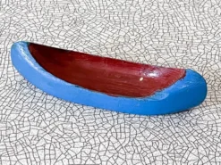 Canoë ou pirogue en bois, jouet ancien