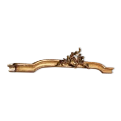 Cantonnière en bois doré avec sculpture rocaille