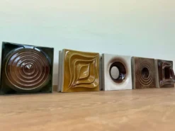 Carreaux en céramique au design unique / Tchécoslovaquie, années 1960, jamais utilisés, 23 pièces