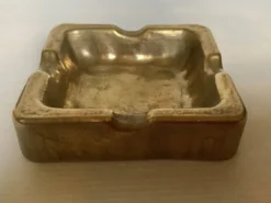 Cendrier en bronze martelé