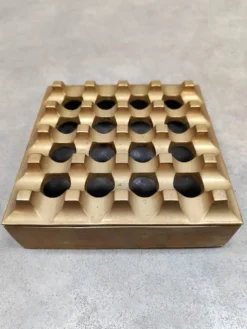 Cendrier en laiton Ultima de design suédois des années 50 par Holger Bäckström et Bo Ljungberg.