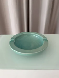 Cendrier en poterie vintage – Émail aqua / vert céladon – Années 1970