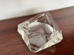 Cendrier en verre artistique bohémien par Vaclav Hanus pour Moser, années 1960.