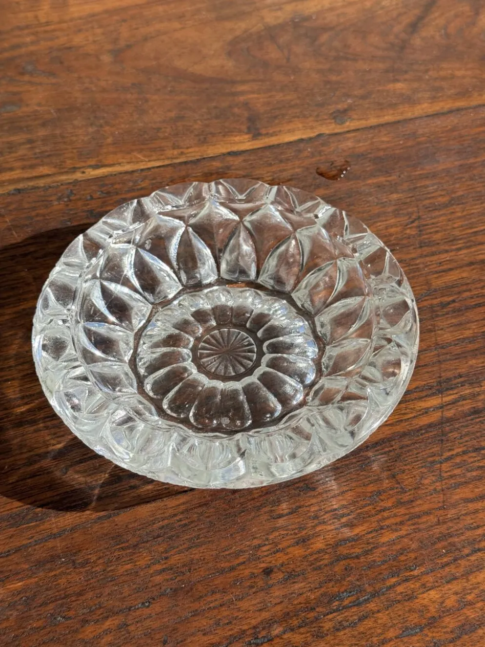 Cendrier en verre classique rosace D13