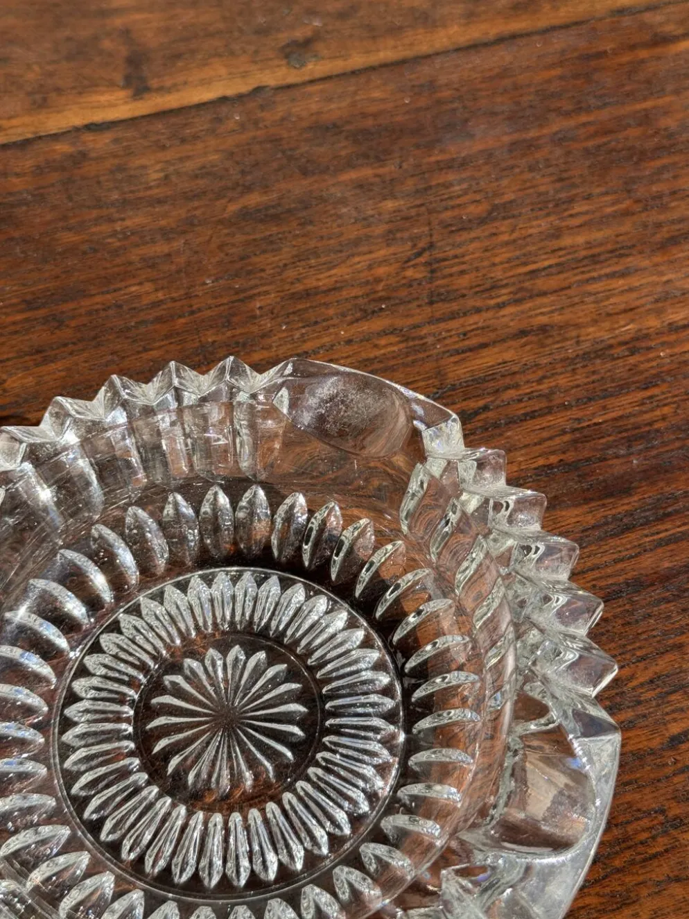 Cendrier en verre classique rosace et porte-cigarettes D13
