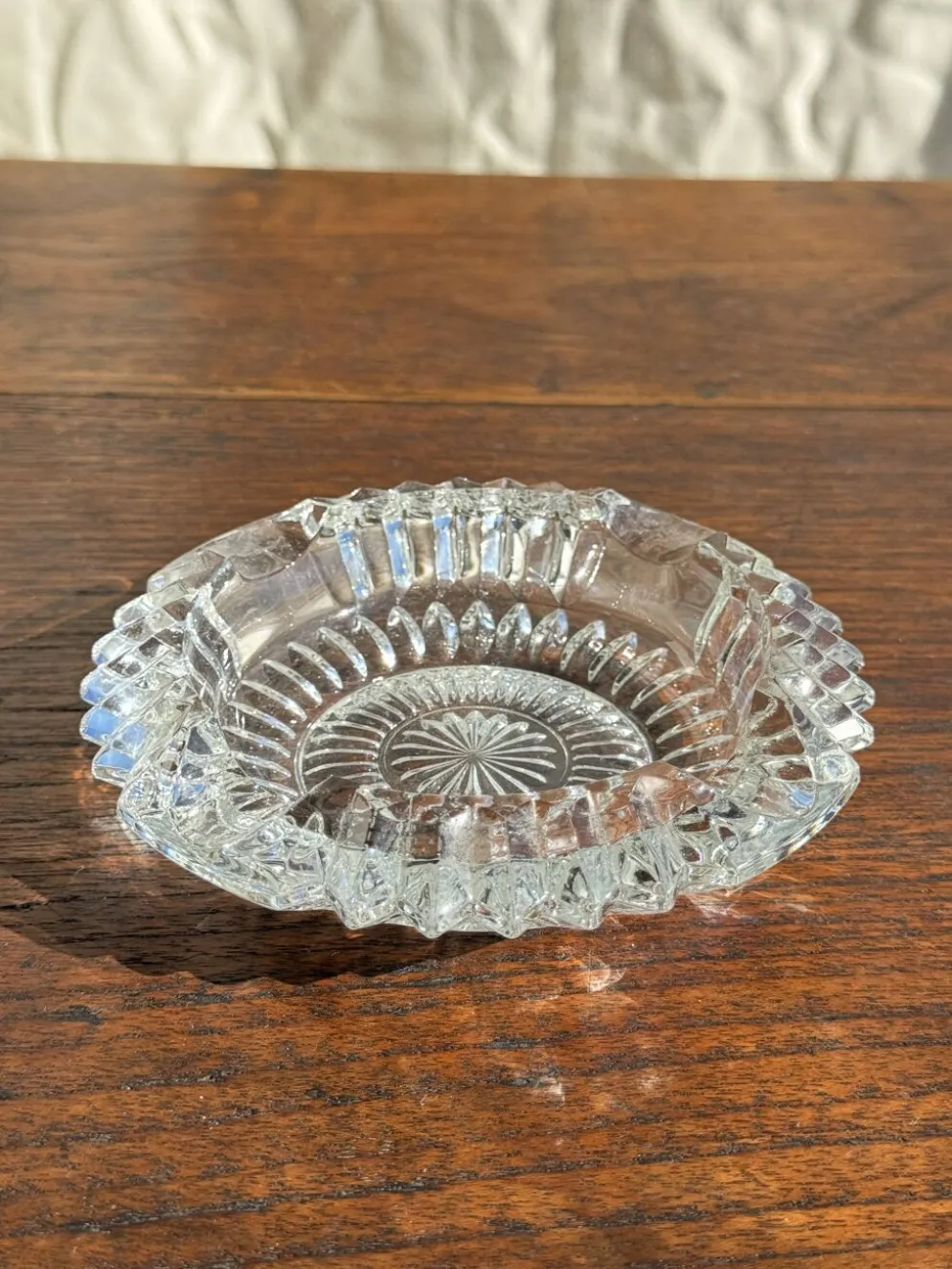 Cendrier en verre classique rosace et porte-cigarettes D13