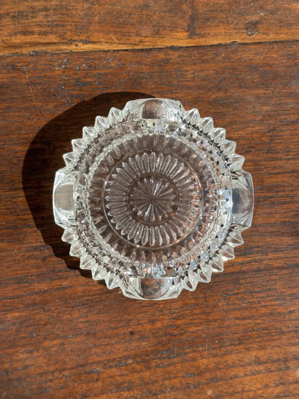 Cendrier en verre classique rosace et porte-cigarettes D13