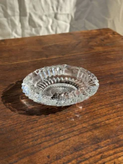 Cendrier en verre classique rosace et porte-cigarettes D13