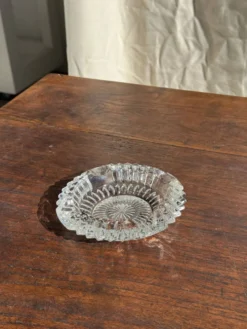 Cendrier en verre classique rosace et porte-cigarettes D13