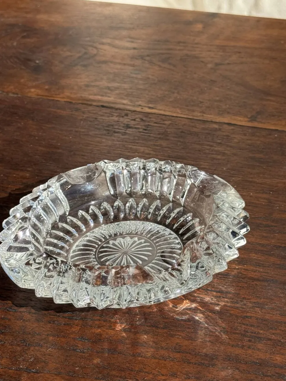 Cendrier en verre classique rosace et porte-cigarettes D13