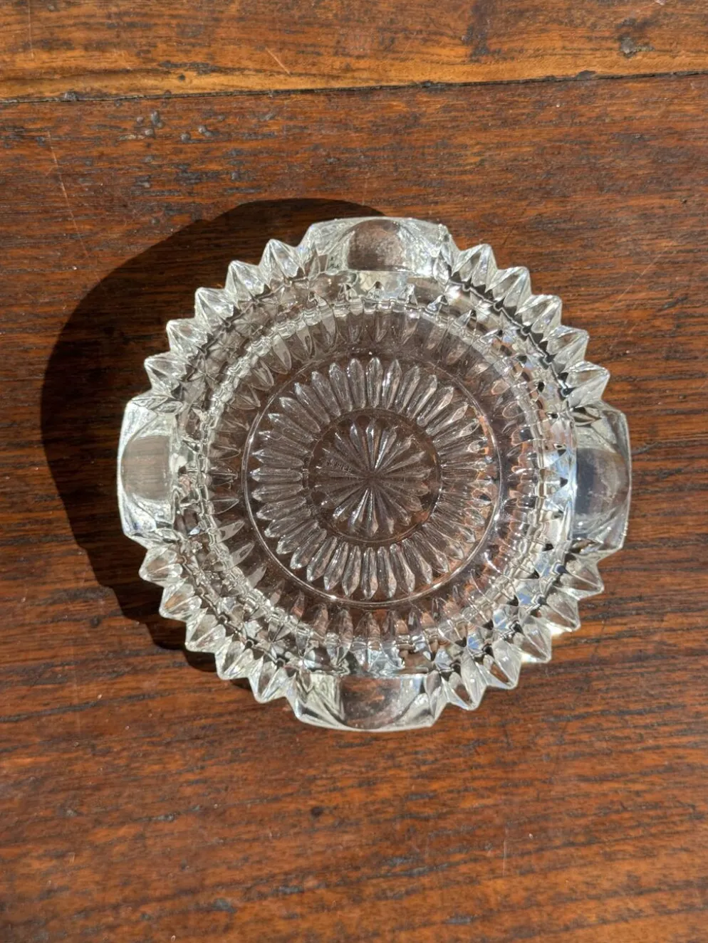 Cendrier en verre classique rosace et porte-cigarettes D13
