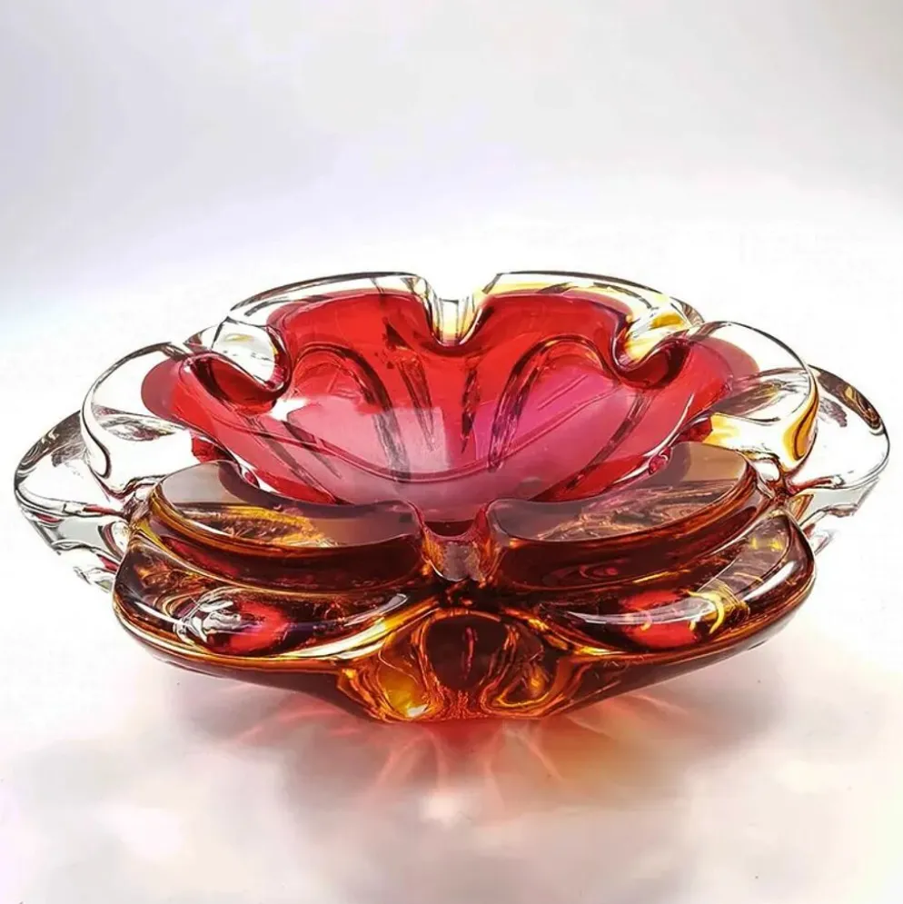 Cendrier en verre de Murano des années 1960.