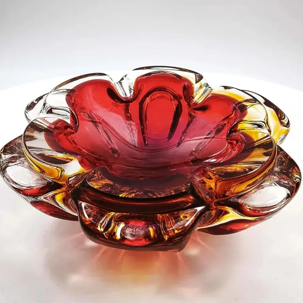 Cendrier en verre de Murano des années 1960.