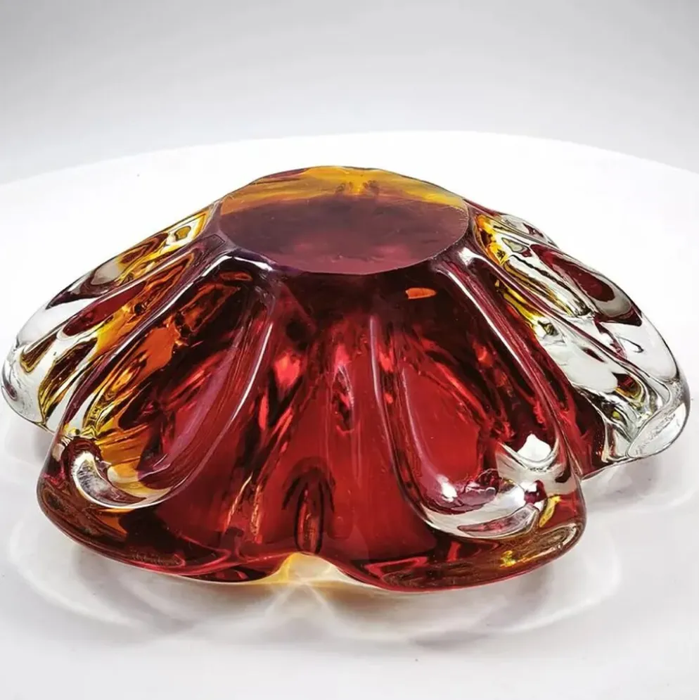 Cendrier en verre de Murano des années 1960.