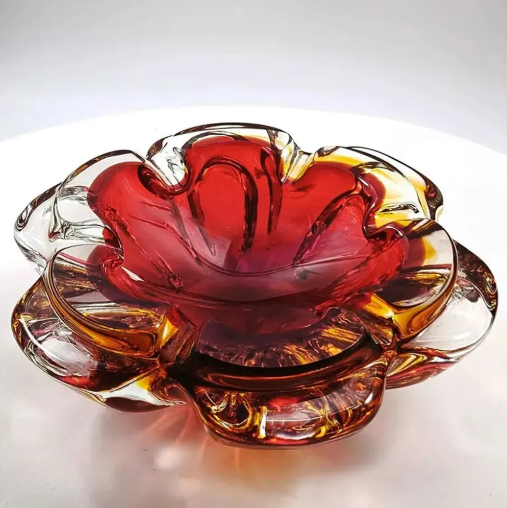 Cendrier en verre de Murano des années 1960.