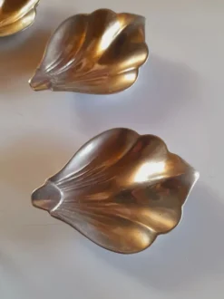 Cendrier fleur en métal argenté 1970