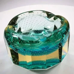 Cendrier multifacette en verre de Murano des années 1960 avec des bulles d'air.