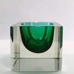 Cendrier multifacette rectangulaire en uranium des années 1960 en verre de Murano.