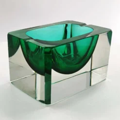 Cendrier multifacette rectangulaire en uranium des années 1960 en verre de Murano.