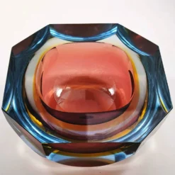 Cendrier octogonal multi-facettes en verre de Murano à uranium par Flavio Poli, années 1960